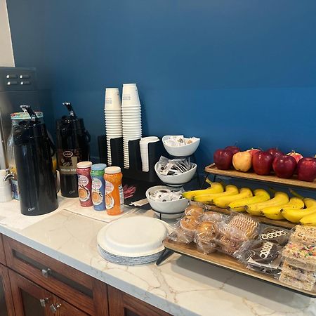 Super 8 By Wyndham Oceanside Downtown Ξενοδοχείο Εξωτερικό φωτογραφία