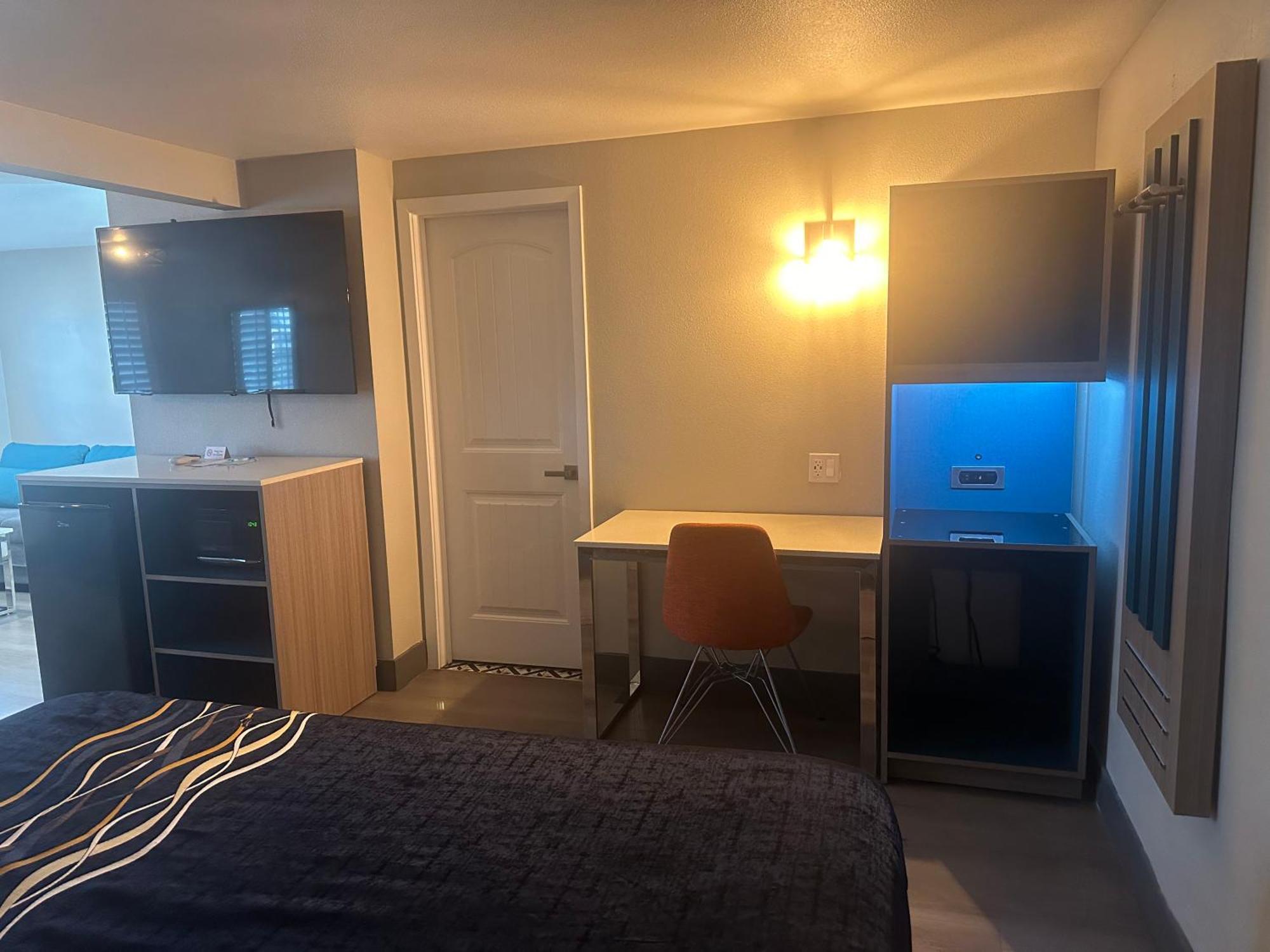 Super 8 By Wyndham Oceanside Downtown Ξενοδοχείο Εξωτερικό φωτογραφία