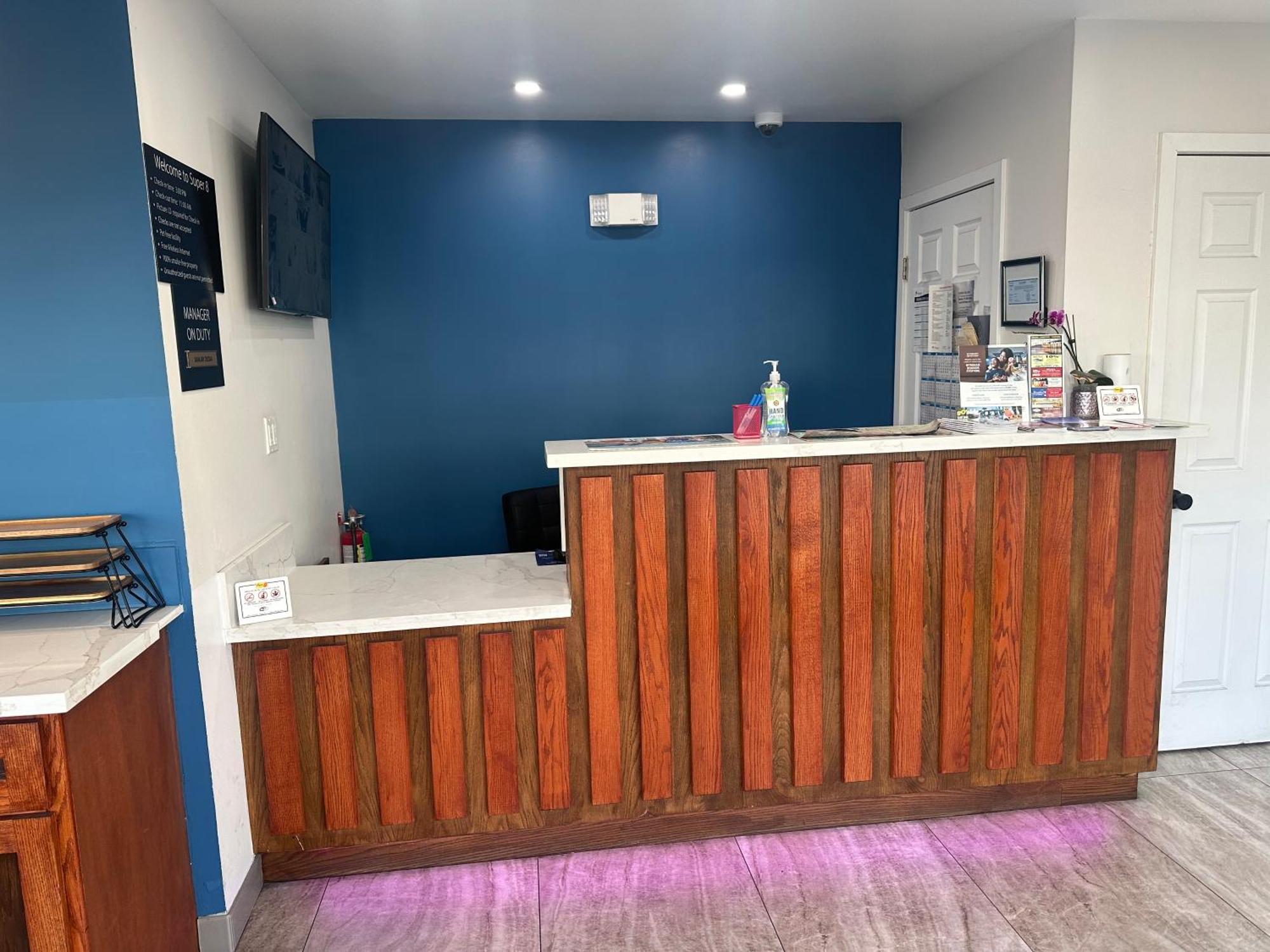 Super 8 By Wyndham Oceanside Downtown Ξενοδοχείο Εξωτερικό φωτογραφία