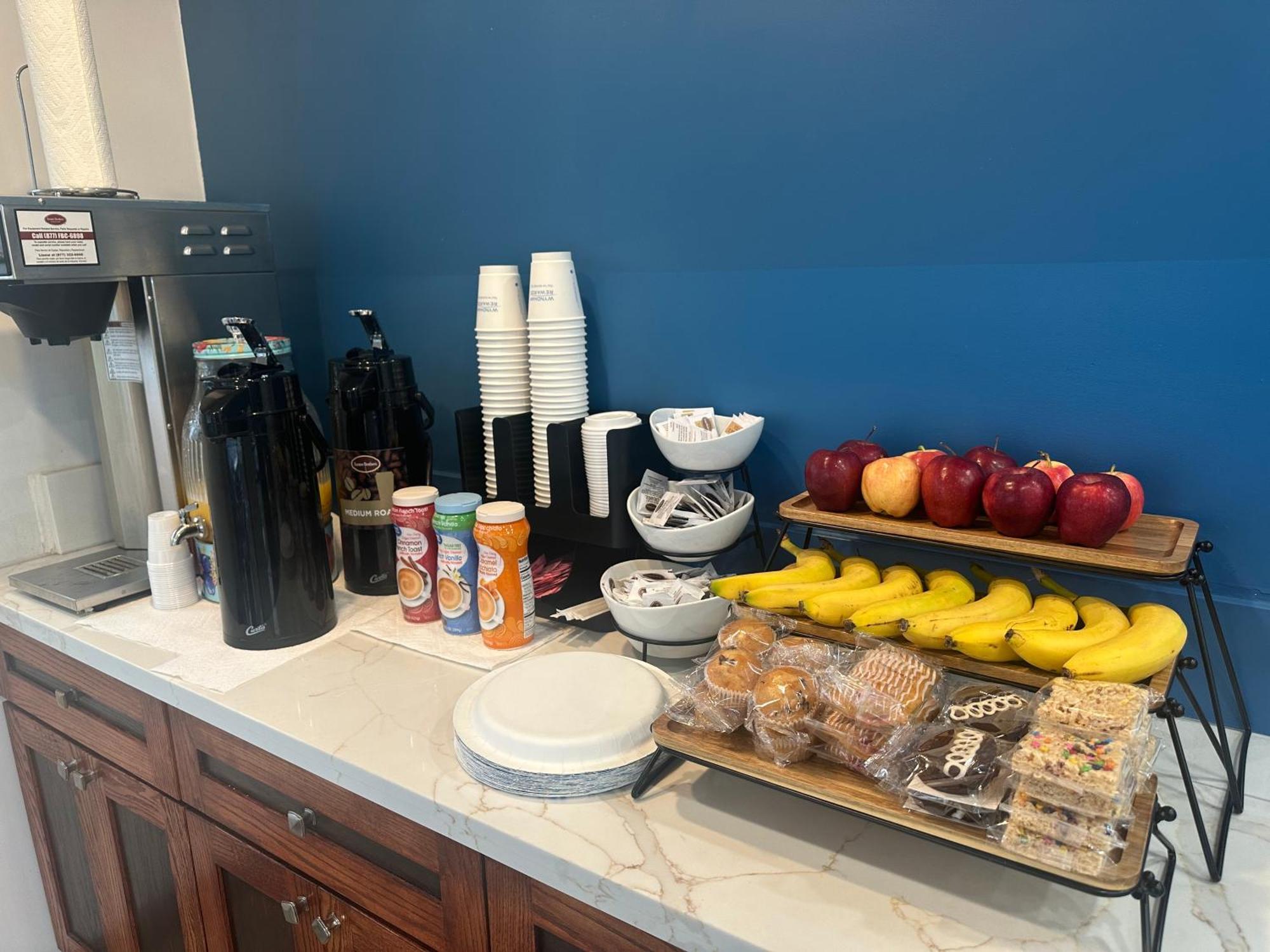 Super 8 By Wyndham Oceanside Downtown Ξενοδοχείο Εξωτερικό φωτογραφία