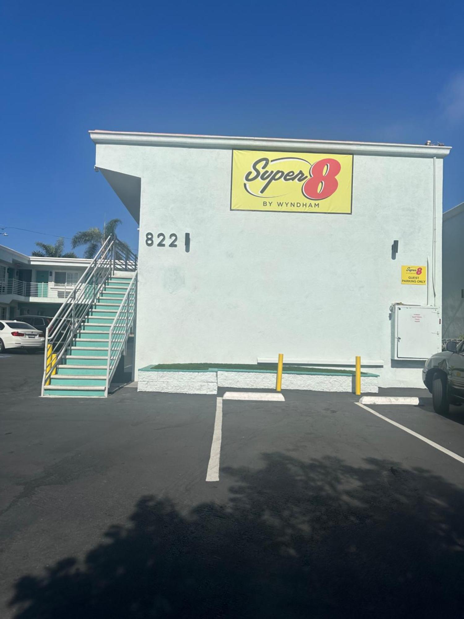 Super 8 By Wyndham Oceanside Downtown Ξενοδοχείο Εξωτερικό φωτογραφία