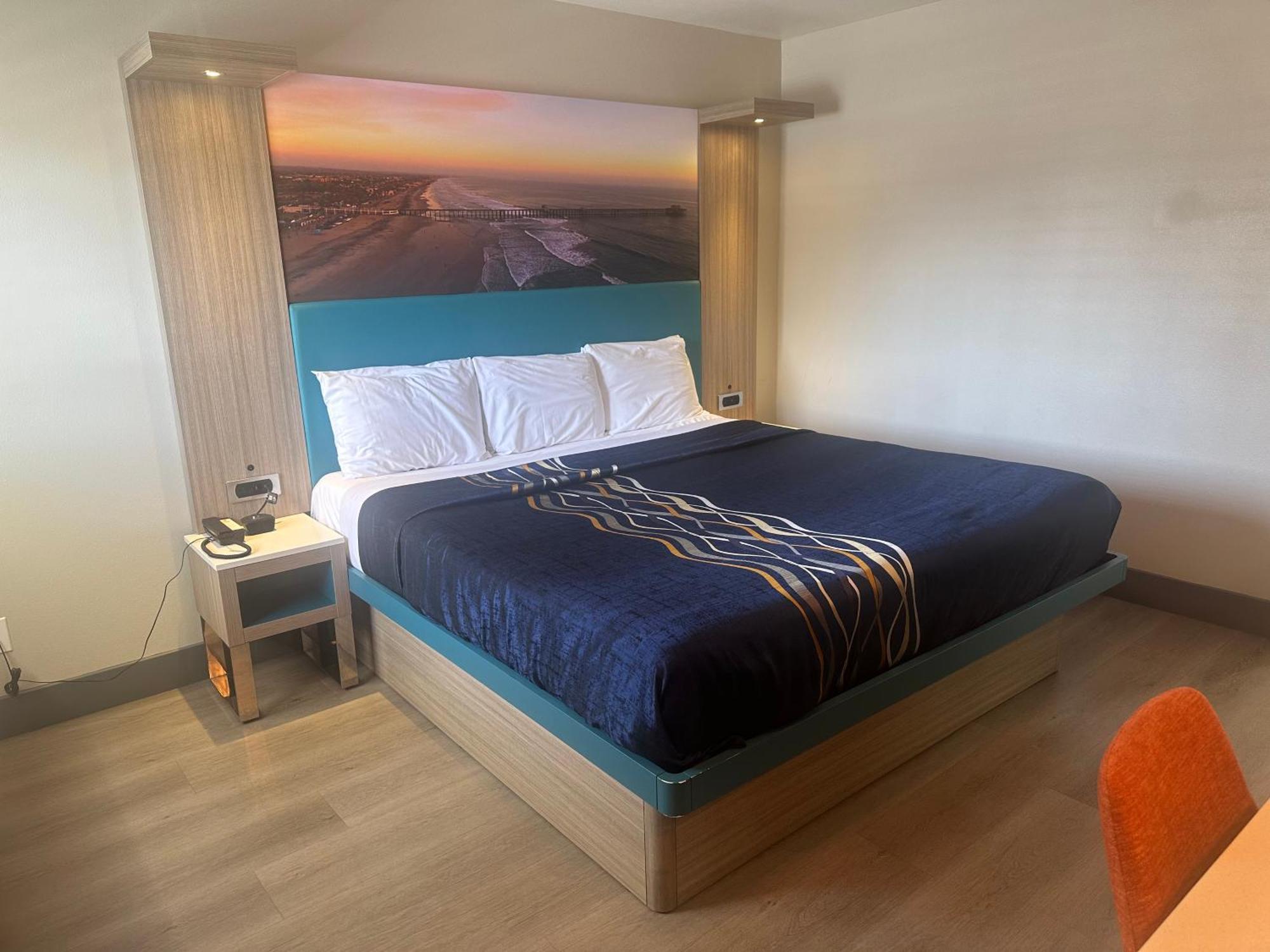 Super 8 By Wyndham Oceanside Downtown Ξενοδοχείο Εξωτερικό φωτογραφία