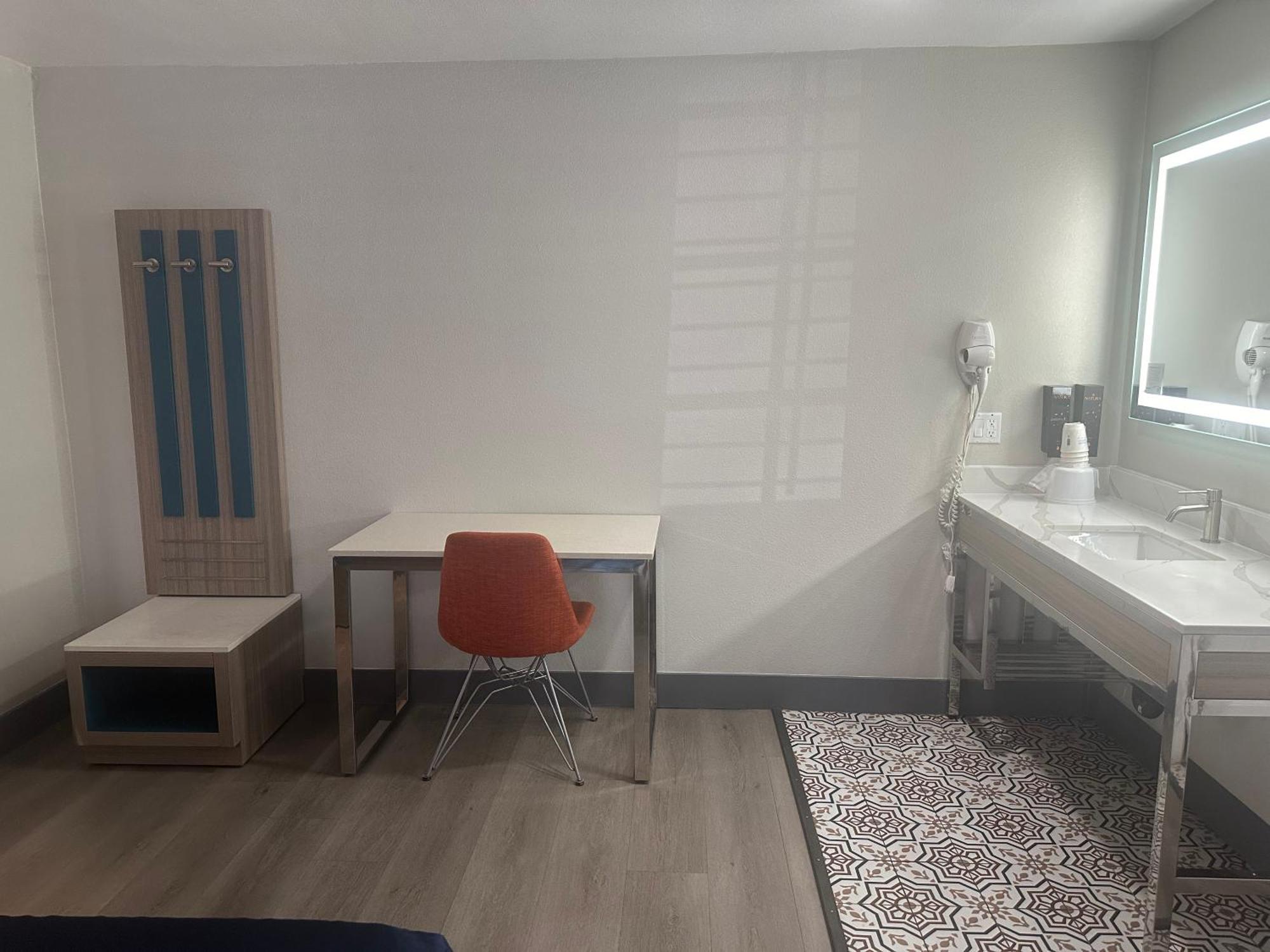 Super 8 By Wyndham Oceanside Downtown Ξενοδοχείο Εξωτερικό φωτογραφία