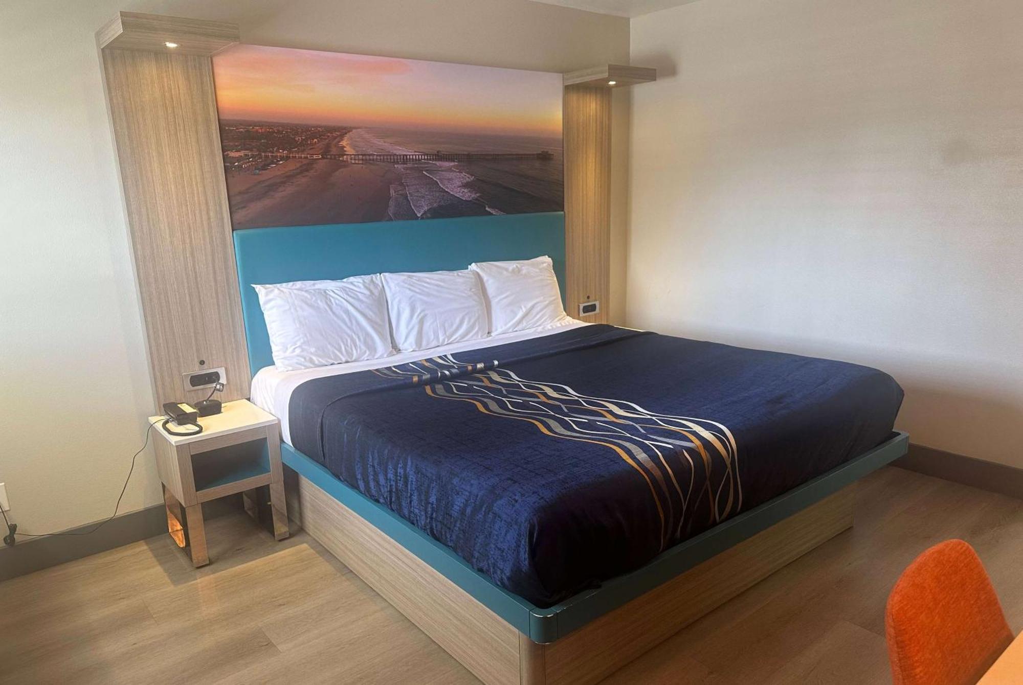 Super 8 By Wyndham Oceanside Downtown Ξενοδοχείο Εξωτερικό φωτογραφία