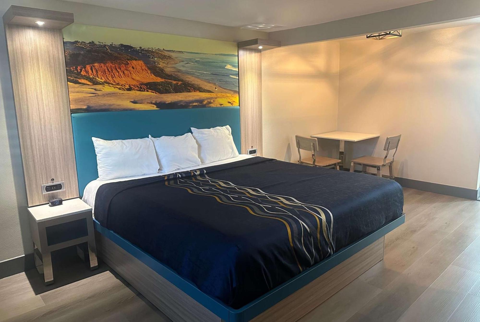 Super 8 By Wyndham Oceanside Downtown Ξενοδοχείο Εξωτερικό φωτογραφία