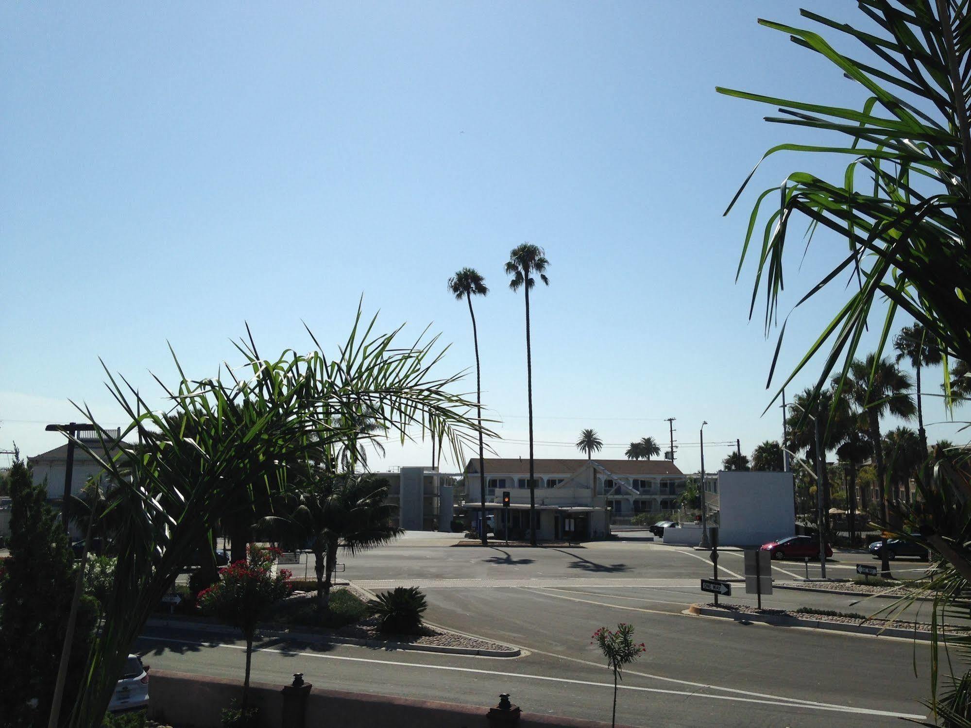 Super 8 By Wyndham Oceanside Downtown Ξενοδοχείο Εξωτερικό φωτογραφία