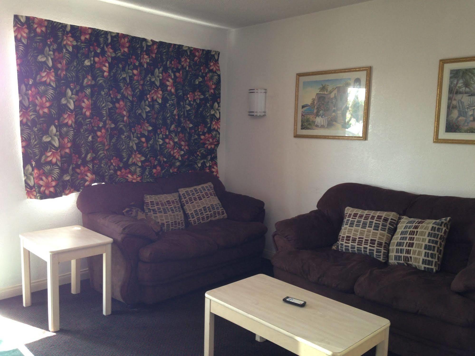 Super 8 By Wyndham Oceanside Downtown Ξενοδοχείο Εξωτερικό φωτογραφία